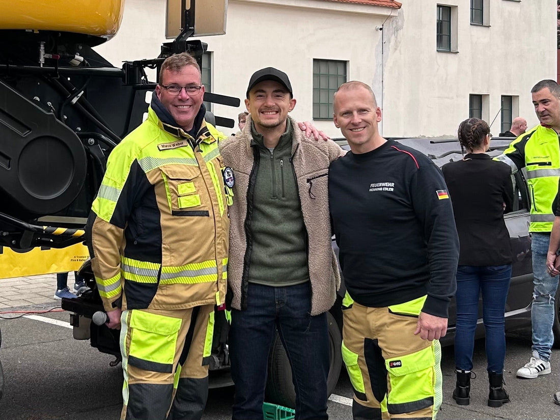 Oakleaf Coffee unterstützt Feuerwehrprojekte: Kaffeebohnenspende an das Projekt "Technische Hilfeleistung Mähdrescher" auf der Messe "Florian" in Dresden